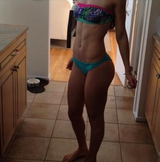 Jen Selter feet photo thumbnail