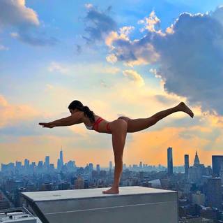 Jen Selter feet photo thumbnail