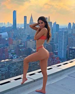 Jen Selter feet photo thumbnail