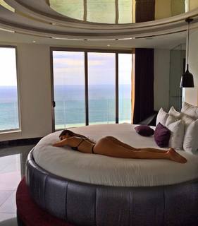 Jen Selter feet photo thumbnail