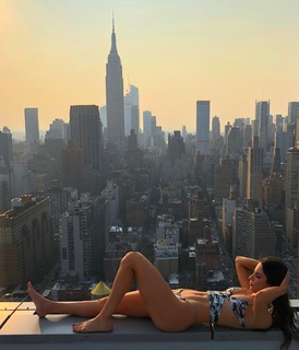 Jen Selter feet photo thumbnail