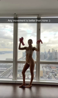 Jen Selter feet photo thumbnail