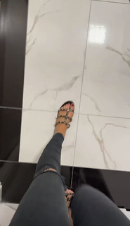 Jen Selter feet photo thumbnail