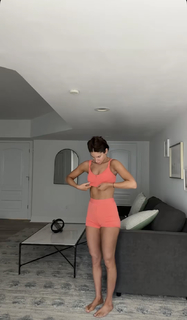 Jen Selter feet photo thumbnail