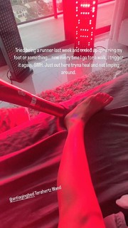 Jen Selter feet photo thumbnail
