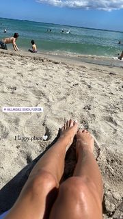 Jen Vick feet photo 3