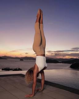 Jena Frumes feet photo thumbnail