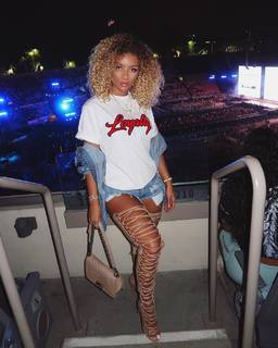 Jena Frumes feet photo thumbnail