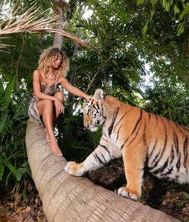 Jena Frumes feet photo thumbnail