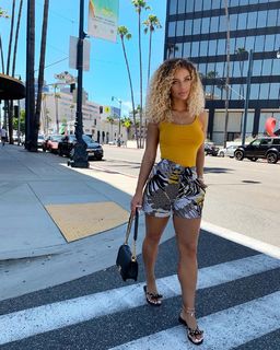 Jena Frumes feet photo thumbnail