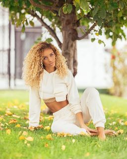 Jena Frumes feet photo thumbnail