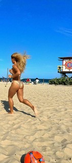 Jena Frumes feet photo thumbnail