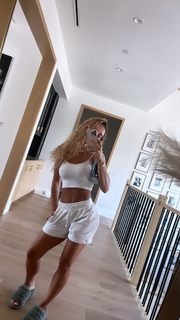 Jena Frumes feet photo thumbnail