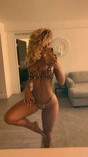 Jena Frumes feet photo thumbnail