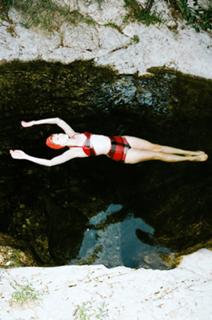 Jena Malone feet photo thumbnail