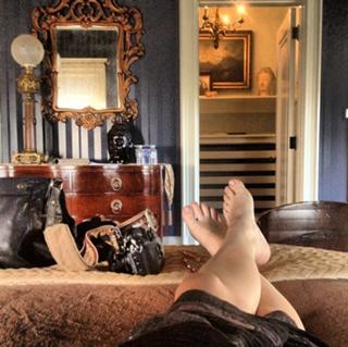 Jena Malone feet photo thumbnail