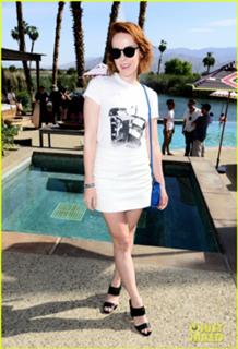 Jena Malone feet photo thumbnail
