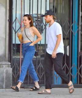 Jena Malone feet photo thumbnail