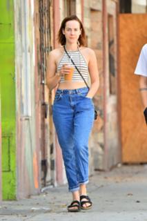 Jena Malone feet photo thumbnail