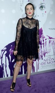 Jena Malone feet photo thumbnail