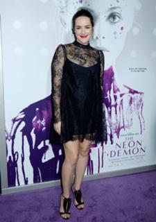 Jena Malone feet photo thumbnail