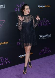 Jena Malone feet photo thumbnail