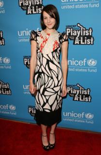 Jena Malone feet photo thumbnail