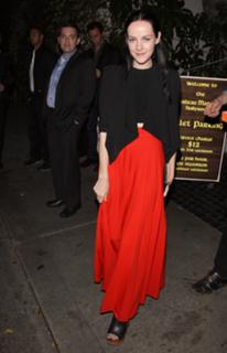 Jena Malone feet photo thumbnail