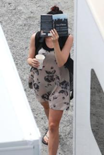 Jena Malone feet photo thumbnail