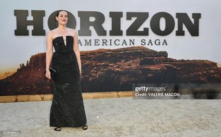 Jena Malone feet photo thumbnail