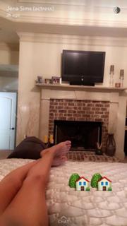 Jena Sims feet photo thumbnail