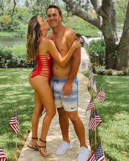 Jena Sims feet photo thumbnail