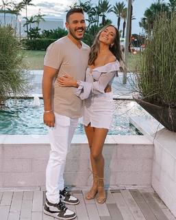 Jena Sims feet photo thumbnail