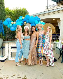 Jena Sims feet photo thumbnail