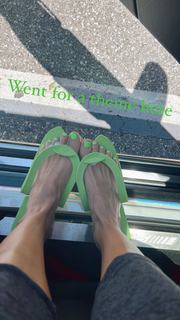 Jena Sims feet photo thumbnail