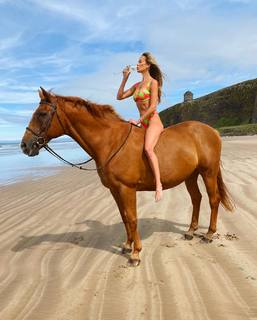 Jena Sims feet photo thumbnail