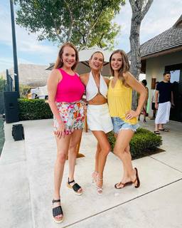 Jena Sims feet photo thumbnail