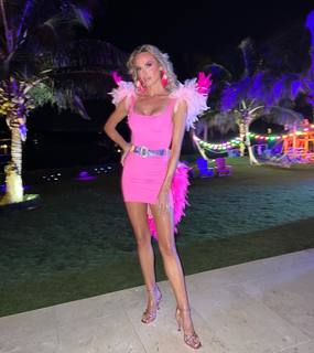 Jena Sims feet photo thumbnail