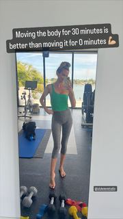 Jena Sims feet photo thumbnail