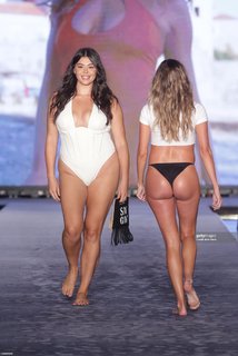 Jena Sims feet photo thumbnail