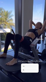 Jena Sims feet photo thumbnail