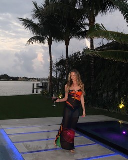 Jena Sims feet photo thumbnail