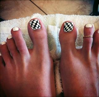 Jena Sims feet photo thumbnail