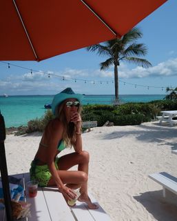 Jena Sims feet photo thumbnail