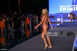 Jena Sims feet photo thumbnail