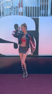 Jena Sims feet photo thumbnail