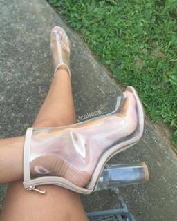 Jenelle Jcakess feet photo thumbnail