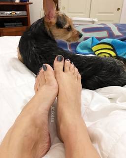 Jenelle Jcakess feet photo thumbnail