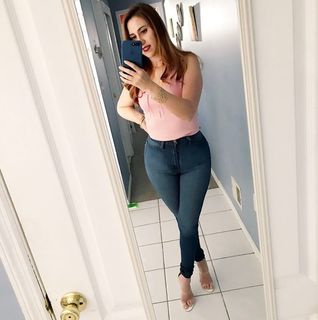Jenelle Jcakess feet photo thumbnail