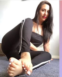Jenelle Jcakess feet photo thumbnail